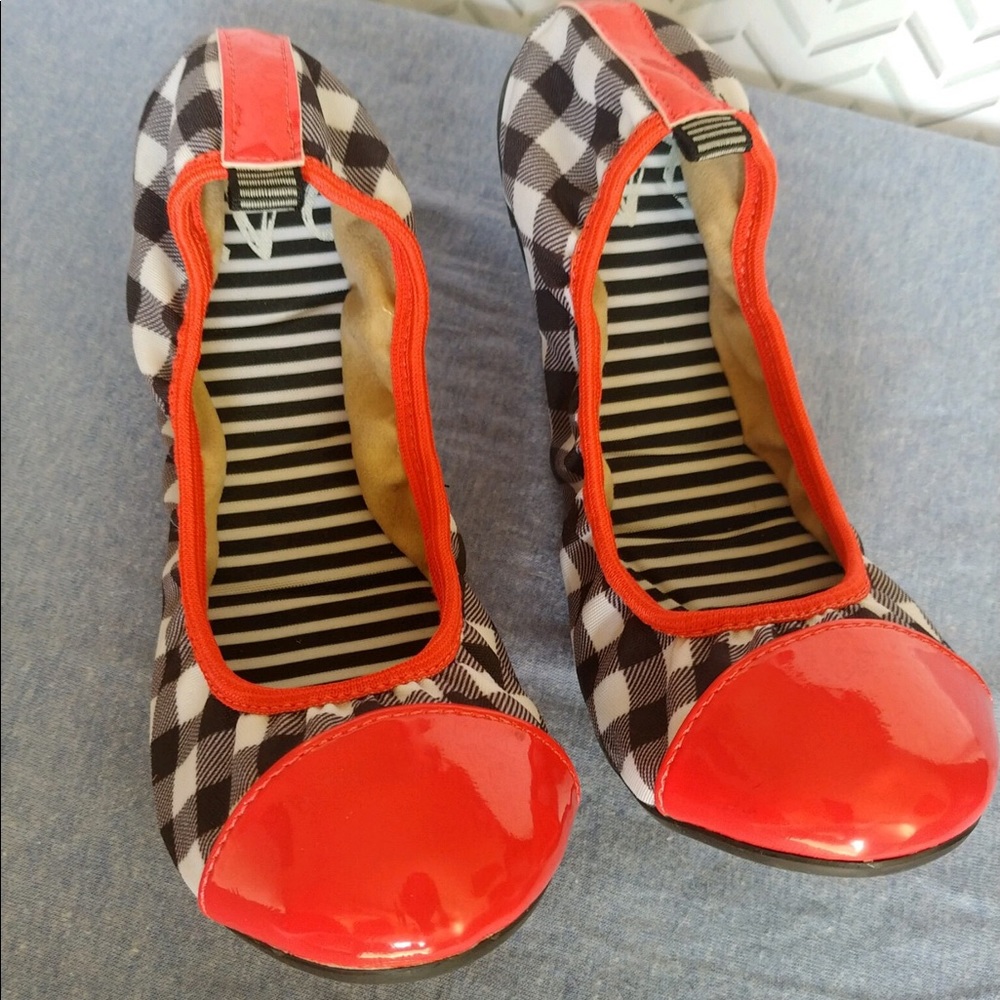 DV8 Ballet Flats